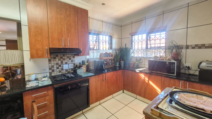 4 Bedroom Property for Sale in Baillie Park North West